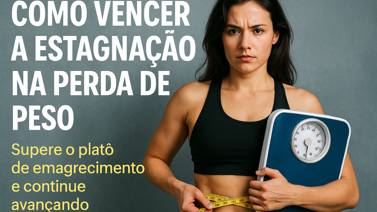 Mulher determinada segurando uma balança azul e fita métrica, simbolizando o esforço para superar a estagnação na perda de peso.