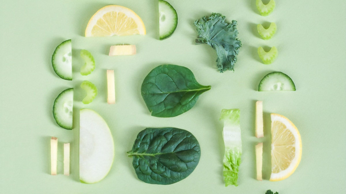 Alimentos coloridos e variados representando a nutrição personalizada que substitui as dietas genéricas