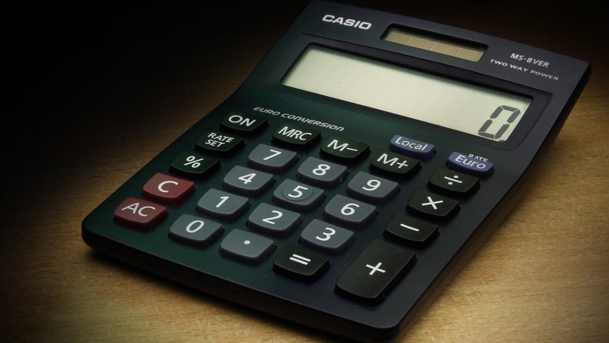 Calculadora usada para comparar o preço do Ozivy entre farmácias